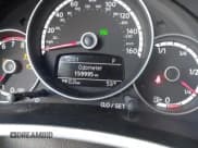 ✅ 2014 Volkswagen Beetle 1.8T • VIN: 3VWJ17AT1EM664666 • Lot: 42087614. Wystawiony na IAAI z przebiegiem 159 995 mil. Bezpłatny archiwum sprzedaży aukcyjnych z USA i szczegółowy raport historii pojazdu na DreamBid. Zdjęcie 16.