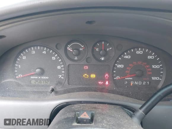 ✅ 2006 Ford Ranger XL • VIN: 1FTYR14D36PA41072 • Lot: 43791266. Wystawiony na IAAI z przebiegiem 258 732 mil. Bezpłatny archiwum sprzedaży aukcyjnych z USA i szczegółowy raport historii pojazdu na DreamBid. Zdjęcie 7.