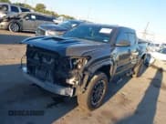 ✅ 2025 Toyota Tacoma SR5 • VIN: 3TMKB5FN4SM038558 • Лот: 43377593. Опубликован ранее на IAAI с пробегом 4 150 миль. Бесплатный доступ к архиву аукционных продаж из США и подробный отчёт об истории автомобиля на DreamBid. Изображение 6.