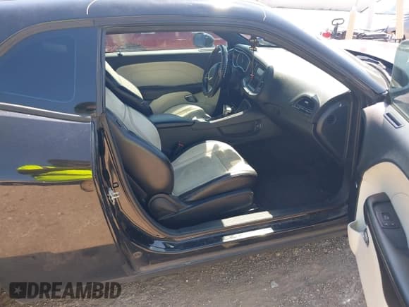 ✅ 2018 Dodge Challenger SXT • VIN: 2C3CDZAG0JH232858 • Lot: 43135440. Wystawiony na IAAI z przebiegiem 114 000 mil. Bezpłatny archiwum sprzedaży aukcyjnych z USA i szczegółowy raport historii pojazdu na DreamBid. Zdjęcie 5.