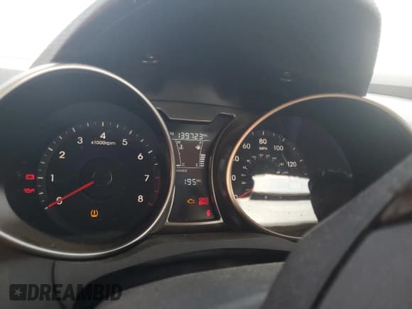 ✅ 2013 Hyundai Veloster w/Black Int • VIN: KMHTC6AD4DU125599 • Lot: 75863394. Wystawiony na Copart z przebiegiem 139 723 mil. Bezpłatny archiwum sprzedaży aukcyjnych z USA i szczegółowy raport historii pojazdu na DreamBid. Zdjęcie 9.