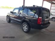 ✅ 2009 Jeep Commander Limited • VIN: 1J8HG58T39C517887 • Lot: 42186705. Wystawiony na IAAI z przebiegiem 234 448 mil. Bezpłatny archiwum sprzedaży aukcyjnych z USA i szczegółowy raport historii pojazdu na DreamBid. Zdjęcie 3.