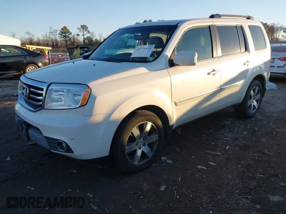 ✅ 2015 Honda Pilot Touring • VIN: 5FNYF4H97FB072870 • Lot: 43771435. Wystawiony na IAAI z przebiegiem 300 246 mil. Bezpłatny archiwum sprzedaży aukcyjnych z USA i szczegółowy raport historii pojazdu na DreamBid. Zdjęcie 17.