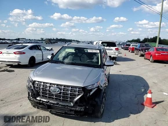 2025 Hyundai Venue SEL z VIN KMHRC8A37SU377891, wystawiony jako Copart lot #81901755 z przebiegiem 2 710 mil mil oraz Szkoda całkowita • Salvage title. Historia ofert i sprzedaży dostępna na DreamBid. Obrazek 15.