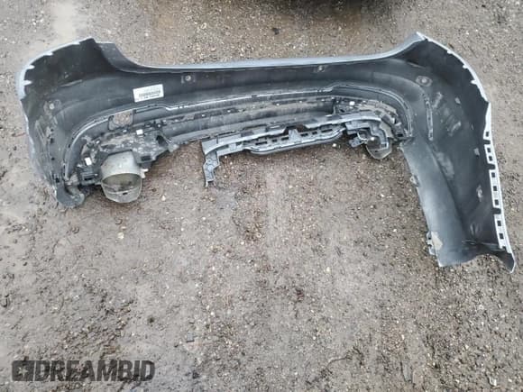 ✅ 2014 Mercedes-Benz E 350 Sport • VIN: WDDHF8JB5EA978422 • Lot: 91898005. Listed on Copart with 251,476 mi. Free auction sales archive from the USA and detailed vehicle history report at DreamBid. Image 12.