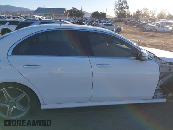 ✅ 2020 Mercedes-Benz E 350 • VIN: WDDZF8DBXLA741096 • Лот: 41383509. Опубликован ранее на IAAI с пробегом 45 559 миль. Бесплатный доступ к архиву аукционных продаж из США и подробный отчёт об истории автомобиля на DreamBid. Изображение 14.