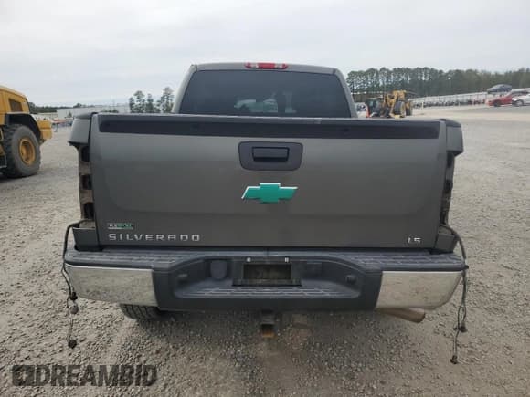 ✅ 2011 Chevrolet Silverado 1500 LS • VIN: 1GCRCREA7BZ119408 • Lot: 82320405. Listed on Copart with 134,852 mi. Free auction sales archive from the USA and detailed vehicle history report at DreamBid. Image 6.