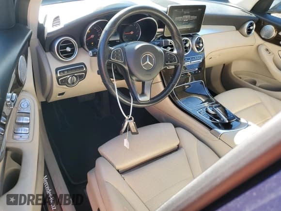 ✅ 2019 Mercedes-Benz GLC 300 • VIN: WDC0G4KB0KV137585 • Lot: 86485905. Wystawiony na Copart z przebiegiem 96 611 mil. Bezpłatny archiwum sprzedaży aukcyjnych z USA i szczegółowy raport historii pojazdu na DreamBid. Zdjęcie 8.