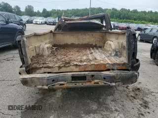 ✅ 2004 Chevrolet Silverado 1500 LS • VIN: 1GCEK14TX4Z112994 • Лот: 55595684. Опубликован ранее на Copart с пробегом Не указан. Бесплатный доступ к архиву аукционных продаж из США и подробный отчёт об истории автомобиля на DreamBid. Изображение 6.