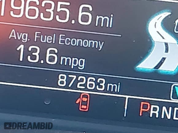 ✅ 2018 Chevrolet Silverado 1500 LT • VIN: 2GCVKREC8J1102806 • Lot: 43322949. Wystawiony na IAAI z przebiegiem 87 263 mil. Bezpłatny archiwum sprzedaży aukcyjnych z USA i szczegółowy raport historii pojazdu na DreamBid. Zdjęcie 16.