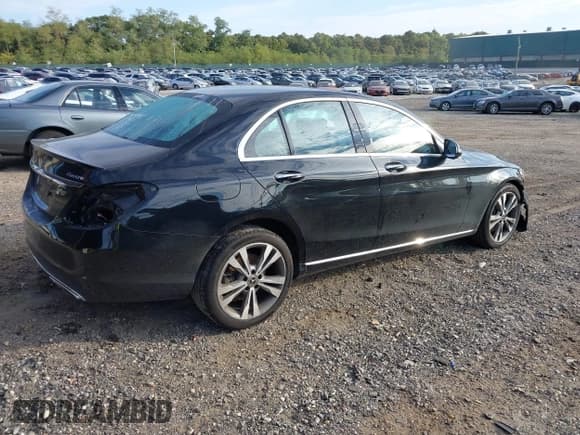 ✅ 2020 Mercedes-Benz C 300 • VIN: 55SWF8EB2LU328591 • Lot: 43376823. Listed on IAAI with 56,972 mi. Free auction sales archive from the USA and detailed vehicle history report at DreamBid. Image 4.