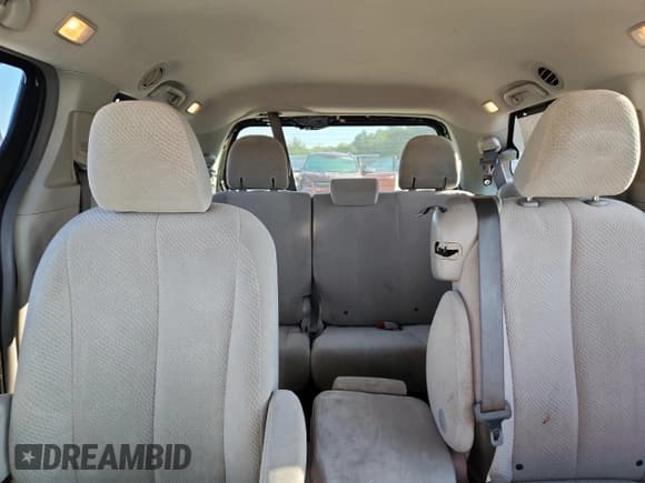 ✅ 2013 Toyota Sienna LE AAS • VIN: 5TDKK3DC1DS398458 • Lot: 80470265. Wystawiony na Copart z przebiegiem 202 243 mil. Bezpłatny archiwum sprzedaży aukcyjnych z USA i szczegółowy raport historii pojazdu na DreamBid. Zdjęcie 10.