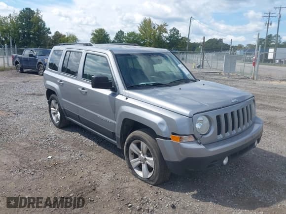 ✅ 2017 Jeep Patriot Latitude • VIN: 1C4NJRFB7HD164611 • Lot: 43311729. Wystawiony na IAAI z przebiegiem 147 387 mil. Bezpłatny archiwum sprzedaży aukcyjnych z USA i szczegółowy raport historii pojazdu na DreamBid. Zdjęcie 1.