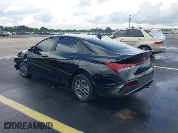 ✅ 2024 Hyundai Elantra SEL • VIN: KMHLM4DG7RU774182 • Lot: 43187083. Listed on IAAI with 19,476 mi. Free auction sales archive from the USA and detailed vehicle history report at DreamBid. Image 3.