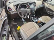 ✅ 2017 Hyundai Santa Fe 2.4L • VIN: 5NMZU3LB3HH008650 • Lot: 86128685. Wystawiony na Copart z przebiegiem 150 662 mil. Bezpłatny archiwum sprzedaży aukcyjnych z USA i szczegółowy raport historii pojazdu na DreamBid. Zdjęcie 8.