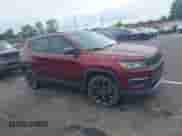 2021 Jeep Compass 80th Anniversary z VIN 3C4NJCEBXMT571406, wystawiony jako IAAI lot #42900251 z przebiegiem 91 891 mil mil oraz . Historia ofert i sprzedaży dostępna na DreamBid. Obrazek 13.
