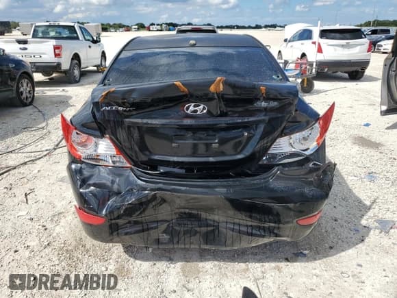 ✅ 2013 Hyundai Accent GLS • VIN: KMHCT4AEXDU305330 • Lot: 72955944. Wystawiony na Copart z przebiegiem 167 535 mil. Bezpłatny archiwum sprzedaży aukcyjnych z USA i szczegółowy raport historii pojazdu na DreamBid. Zdjęcie 6.