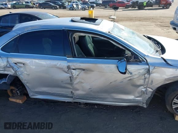 ✅ 2021 Volkswagen Passat SE • VIN: 1VWSA7A36MC010167 • Lot: 43496917. Listed on IAAI with 74,403 mi. Free auction sales archive from the USA and detailed vehicle history report at DreamBid. Image 14.