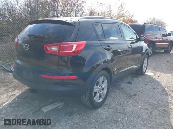 ✅ 2011 Kia Sportage LX • VIN: KNDPB3A2XB7053860 • Lot: 43566260. Wystawiony na IAAI z przebiegiem 157 672 mil. Bezpłatny archiwum sprzedaży aukcyjnych z USA i szczegółowy raport historii pojazdu na DreamBid. Zdjęcie 4.