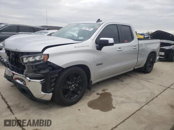 ✅ 2020 Chevrolet Silverado 1500 LT • VIN: 1GCRWCED6LZ380464 • Lot: 69937074. Wystawiony na Copart z przebiegiem Nie podano. Bezpłatny archiwum sprzedaży aukcyjnych z USA i szczegółowy raport historii pojazdu na DreamBid. Zdjęcie 1.