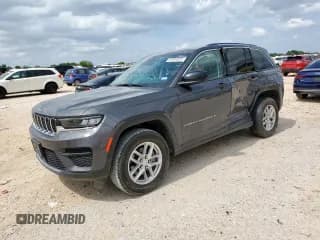 ✅ 2024 Jeep Grand Cherokee Laredo X • VIN: 1C4RJGAG4RC708420 • Лот: 63934825. Опубликован ранее на Copart с пробегом 44 278 миль. Бесплатный доступ к архиву аукционных продаж из США и подробный отчёт об истории автомобиля на DreamBid. Изображение 1.