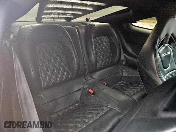 ✅ 2020 Ford Mustang GT Premium • VIN: 1FA6P8CF3L5140173 • Lot: 94086065. Wystawiony na Copart z przebiegiem 35 156 mil. Bezpłatny archiwum sprzedaży aukcyjnych z USA i szczegółowy raport historii pojazdu na DreamBid. Zdjęcie 6.