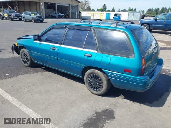 ✅ 1993 Ford Escort • VIN: 3FAPP15J3PR132459 • Lot: 42228625. Wystawiony na IAAI z przebiegiem 2 382 mil. Bezpłatny archiwum sprzedaży aukcyjnych z USA i szczegółowy raport historii pojazdu na DreamBid. Zdjęcie 3.