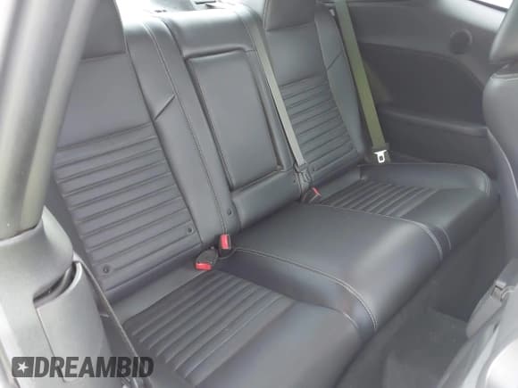 ✅ 2013 Dodge Challenger R/T Classic • VIN: 2C3CDYBTXDH528223 • Lot: 43759702. Wystawiony na IAAI z przebiegiem 203 806 mil. Bezpłatny archiwum sprzedaży aukcyjnych z USA i szczegółowy raport historii pojazdu na DreamBid. Zdjęcie 8.