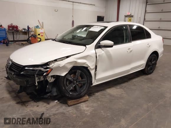 ✅ 2012 Volkswagen Jetta TDI • VIN: 3VWLL7AJ0CM327565 • Lot: 43458799. Wystawiony na IAAI z przebiegiem 142 422 mil. Bezpłatny archiwum sprzedaży aukcyjnych z USA i szczegółowy raport historii pojazdu na DreamBid. Zdjęcie 2.