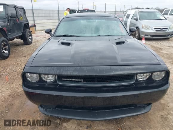 ✅ 2011 Dodge Challenger • VIN: 2B3CJ4DGXBH510901 • Lot: 41557489. Wystawiony na IAAI z przebiegiem 197 142 mil. Bezpłatny archiwum sprzedaży aukcyjnych z USA i szczegółowy raport historii pojazdu na DreamBid. Zdjęcie 12.