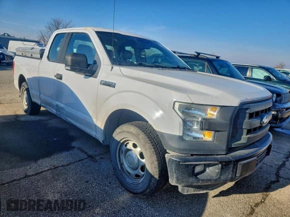 ✅ 2015 Ford F-150 XL • VIN: 1FTEX1CFXFKE90046 • Lot: 94233925. Listed on Copart with 187,789 mi. Free auction sales archive from the USA and detailed vehicle history report at DreamBid. Image 4.