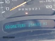 ✅ 2006 Chevrolet Suburban LS 1WT • VIN: 1GNEC16Z06J140083 • Lot: 42873925. Listed on IAAI with 254,683 mi. Free auction sales archive from the USA and detailed vehicle history report at DreamBid. Image 15.