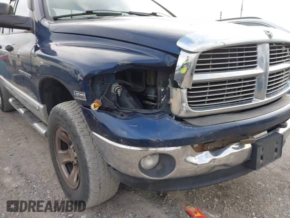 2005 Dodge 1500 SLT z VIN 1D7HU18DX5S142037, wystawiony jako IAAI lot #43557449 z przebiegiem 207 278 mil mil oraz . Historia ofert i sprzedaży dostępna na DreamBid. Obrazek 6.