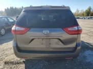 ✅ 2018 Toyota Sienna XLE Auto Access Seat • VIN: 5TDYZ3DC9JS960480 • Lot: 82390745. Listed on Copart with 82,023 mi. Free auction sales archive from the USA and detailed vehicle history report at DreamBid. Image 6.