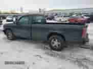2004 Chevrolet Silverado 1500 LS z VIN 1GCEC14T14E188690, wystawiony jako Copart lot #42616285 z przebiegiem 186 116 mil mil oraz Czysty tytuł • Clean title. Historia ofert i sprzedaży dostępna na DreamBid. Obrazek 2.