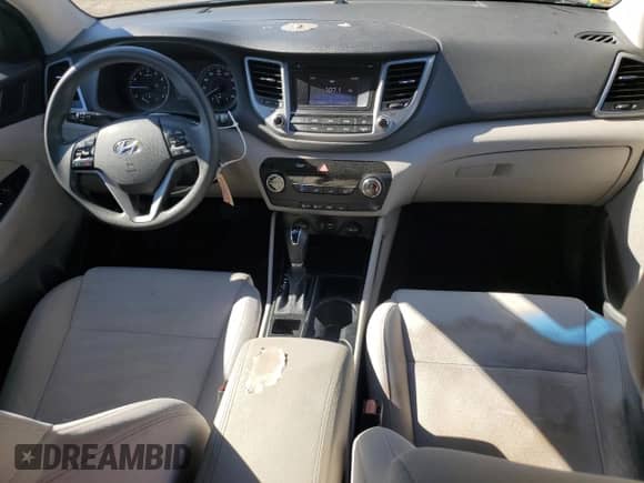 2016 Hyundai Tucson SE z VIN KM8J23A44GU225408, wystawiony jako Copart lot #82504215 z przebiegiem 179 480 mil mil oraz Szkoda całkowita • Salvage title. Historia ofert i sprzedaży dostępna na DreamBid. Obrazek 8.