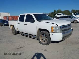 ✅ 2007 Chevrolet Silverado 1500 Work Truck • VIN: 3GCEC13C47G551840 • Lot: 43364928. Wystawiony na IAAI z przebiegiem 200 286 mil mil. Skorzystaj z bezpłatnego archiwum sprzedaży aukcyjnych z USA i zobacz szczegółowy raport historii pojazdu na DreamBid. Zdjęcie 1.