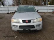 ✅ 2007 Saturn VUE V6 • VIN: 5GZCZ53457S842148 • Lot: 45662575. Wystawiony na Copart z przebiegiem Nie podano. Bezpłatny archiwum sprzedaży aukcyjnych z USA i szczegółowy raport historii pojazdu na DreamBid. Zdjęcie 5.