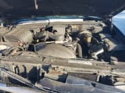 ✅ 1998 GMC Suburban • VIN: 1GKFK16R7WJ700525 • Lot: 41305248. Wystawiony na IAAI z przebiegiem 205 300 mil. Bezpłatny archiwum sprzedaży aukcyjnych z USA i szczegółowy raport historii pojazdu na DreamBid. Zdjęcie 10.