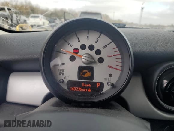 ✅ 2013 MINI Hardtop • VIN: WMWSU3C54DT685949 • Lot: 91926005. Wystawiony na Copart z przebiegiem 140 236 mil. Bezpłatny archiwum sprzedaży aukcyjnych z USA i szczegółowy raport historii pojazdu na DreamBid. Zdjęcie 9.