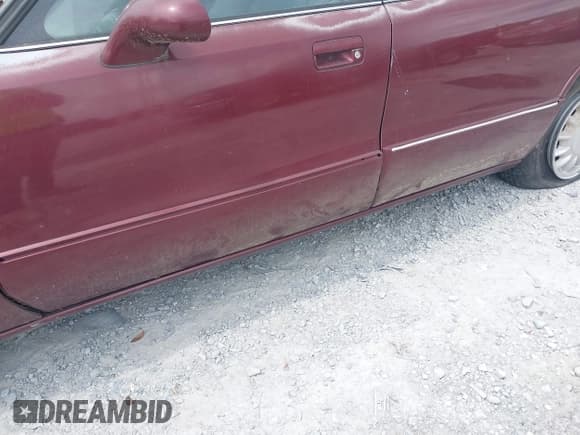 ✅ 1998 Oldsmobile 88 LS • VIN: 1G3HN52K8W4833739 • Lot: 42509984. Wystawiony na IAAI z przebiegiem 130 317 mil. Bezpłatny archiwum sprzedaży aukcyjnych z USA i szczegółowy raport historii pojazdu na DreamBid. Zdjęcie 6.