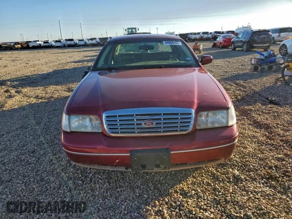 ✅ 2002 Ford Crown Victoria LX • VIN: 2FAFP74W52X160186 • Lot: 94668485. Wystawiony na Copart z przebiegiem 112 201 mil. Bezpłatny archiwum sprzedaży aukcyjnych z USA i szczegółowy raport historii pojazdu na DreamBid. Zdjęcie 5.