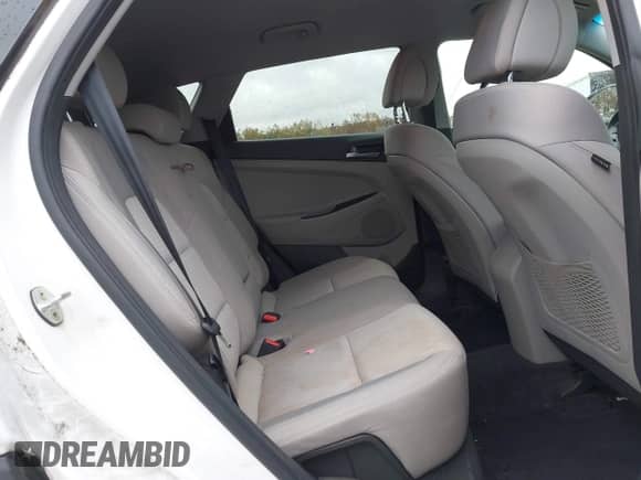 2016 Hyundai Tucson Sport z VIN KM8J3CA23GU045283, wystawiony jako IAAI lot #43549882 z przebiegiem 148 017 mil mil oraz . Historia ofert i sprzedaży dostępna na DreamBid. Obrazek 8.