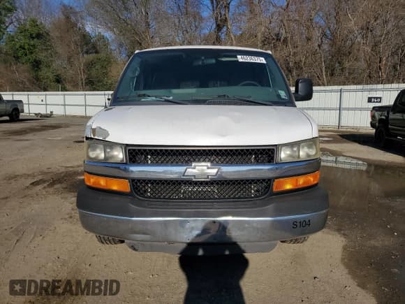 ✅ 2010 Chevrolet Express Passenger LT • VIN: 1GA2G1DG2A1148818 • Lot: 46236375. Wystawiony na Copart z przebiegiem 142 954 mil. Bezpłatny archiwum sprzedaży aukcyjnych z USA i szczegółowy raport historii pojazdu na DreamBid. Zdjęcie 5.