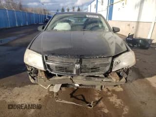 ✅ 2009 Dodge Avenger SE • VIN: 1B3LC46B89N511509 • Lot: 86349274. Wystawiony na Copart z przebiegiem 252 704 mil. Bezpłatny archiwum sprzedaży aukcyjnych z USA i szczegółowy raport historii pojazdu na DreamBid. Zdjęcie 5.