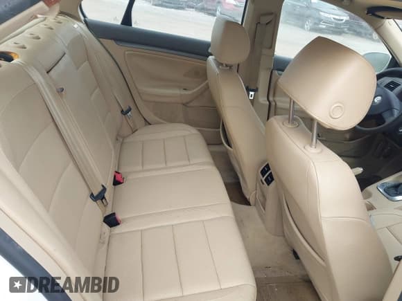 ✅ 2006 Volkswagen Jetta 2.5L • VIN: 3VWRF71KX6M680684 • Лот: 43235252. Опубликован ранее на IAAI с пробегом 145 797 миль. Бесплатный доступ к архиву аукционных продаж из США и подробный отчёт об истории автомобиля на DreamBid. Изображение 8.