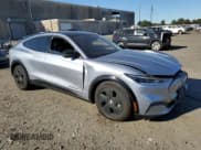 ✅ 2022 Ford Mustang Mach-E California Route 1 • VIN: 3FMTK2R73NMA19726 • Лот: 76319354. Опубликован ранее на Copart с пробегом Не указан. Бесплатный доступ к архиву аукционных продаж из США и подробный отчёт об истории автомобиля на DreamBid. Изображение 4.