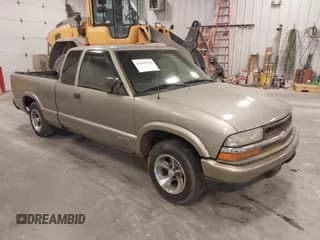✅ 2003 Chevrolet S-10 LS • VIN: 1GCCS19X738157401 • Лот: 41898234. Опубликован ранее на IAAI с пробегом 184 595 миль. Бесплатный доступ к архиву аукционных продаж из США и подробный отчёт об истории автомобиля на DreamBid. Изображение 1.