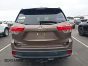 ✅ 2018 Toyota Highlander LE • VIN: 5TDZZRFH1JS250909 • Lot: 43226963. Listed on IAAI with 118,881 mi. Free auction sales archive from the USA and detailed vehicle history report at DreamBid. Image 17.