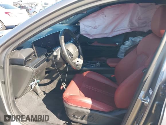 ✅ 2025 Kia K5 GT-Line • VIN: KNAG64J76S5279988 • Lot: 43438042. Wystawiony na IAAI z przebiegiem 14 668 mil. Bezpłatny archiwum sprzedaży aukcyjnych z USA i szczegółowy raport historii pojazdu na DreamBid. Zdjęcie 5.